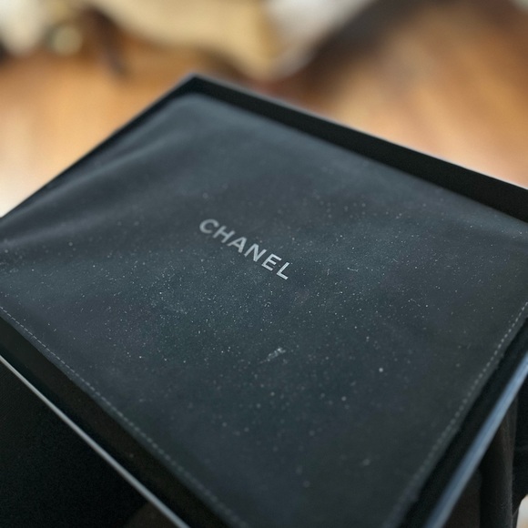 Chanel Metal Pearl Chain Paris Necklace - Picture 6 of 8